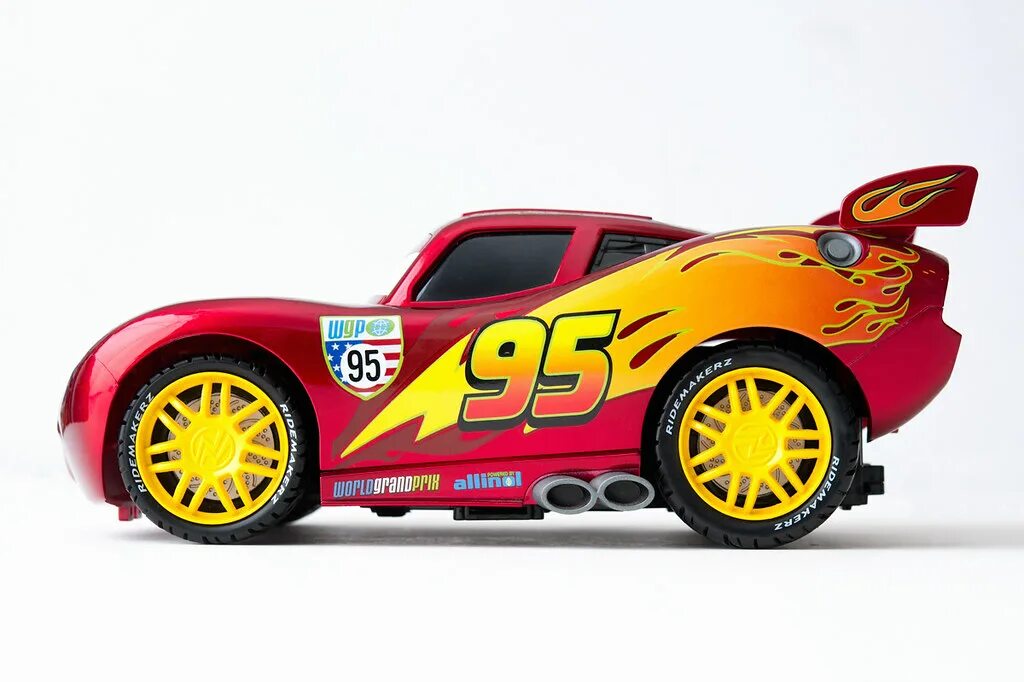 Номер молнии маквина. Молния Маккуин сбоку. Chevrolet Lightning MCQUEEN. Молния сбоку у Маккуина. Chevrolet Corvette Lightning MCQUEEN.