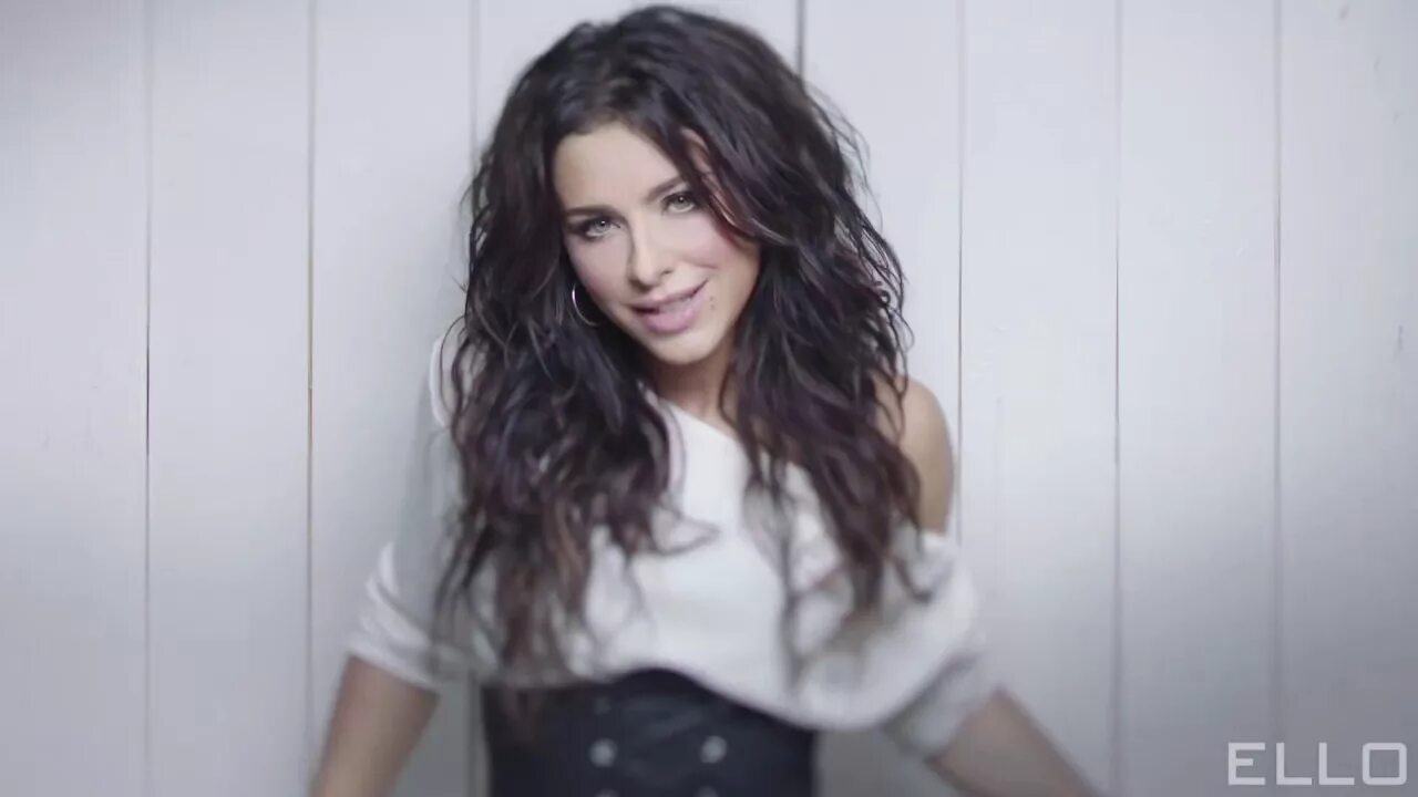 Лорак обними. Клип ани лорак обними меня. Обними меня сильней ани лорак. Ани лорак обними меня 2012. Лорак обними меня.