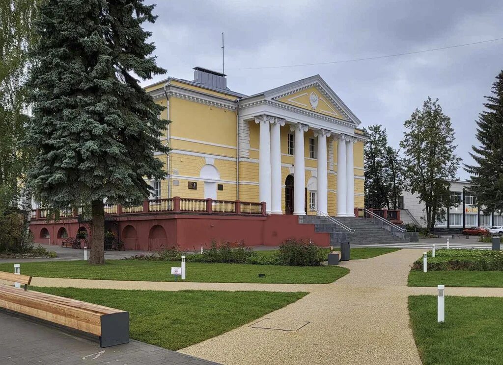 Дом в городе вичуга. Дом культуры вичуга. вичуга 2025. вичуга центр города здания. дума вичуга.