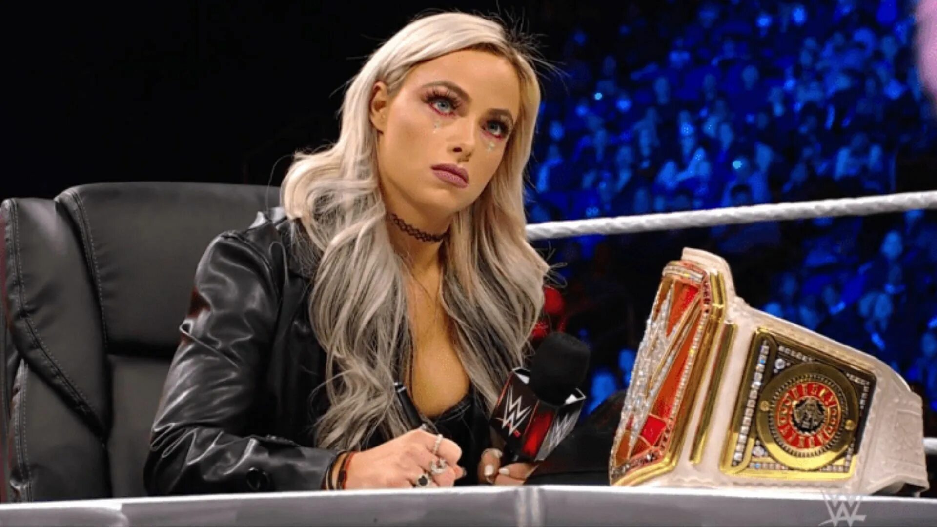 Лита 2022 год. Liv morgan. лив морган 2022. лиф морган wwe. лив морган с титулом.