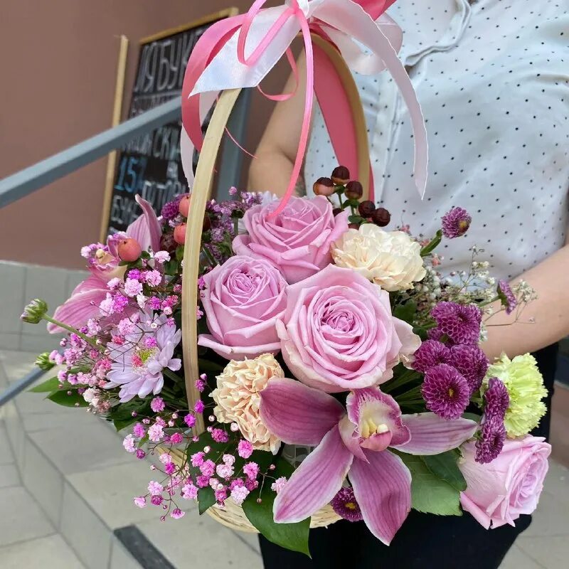 Рижская цветочный ля букет. Букет из 15 роз эксперианса. Крестовский универмаг цветы. Ля букет. Букет "ля прованс".