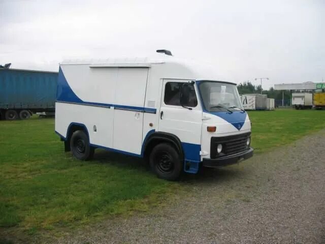 Авиа авто с пробегом. Avia a21 4x4. Авиа 21. Авиа а 21 изотермический. Avia a31n рефрижератор.