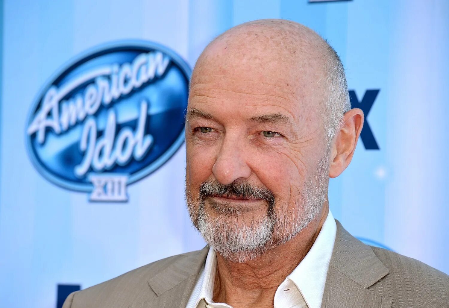 Терри о куин. Мужчина в костюме. Терри о куинн. Терри о’куинн 2022. Вики терри окуин.