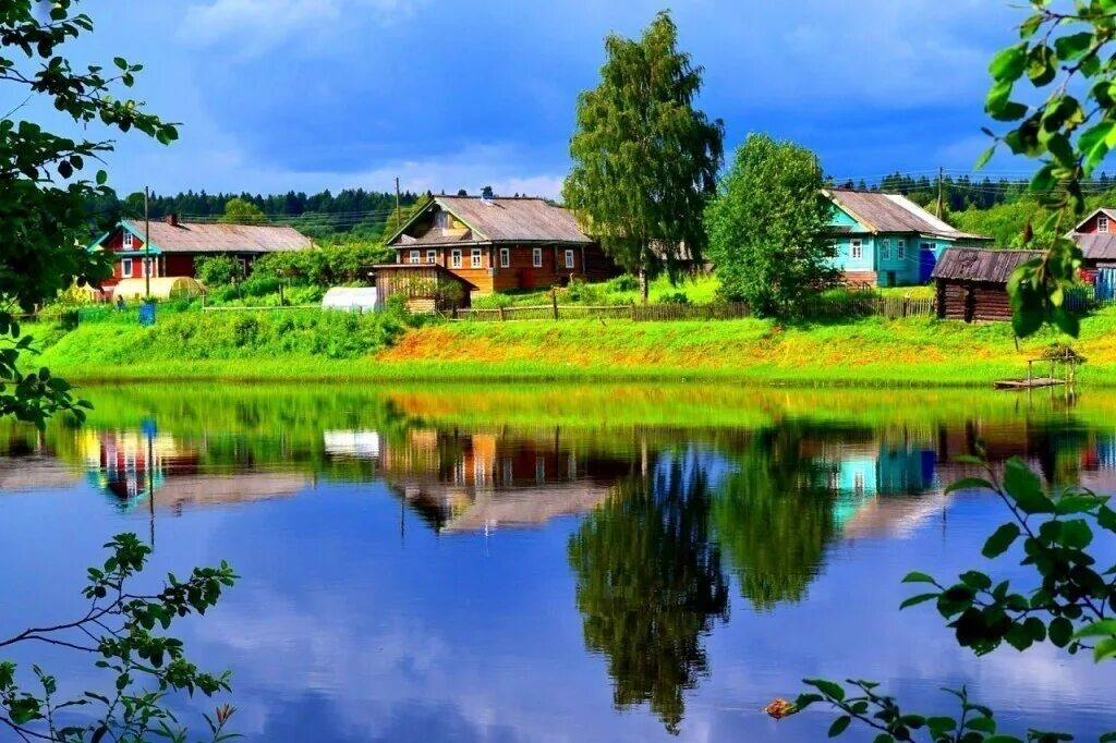 Природа деревня. Лето река деревня. Домик в деревне у реки. Красивые русские деревни.