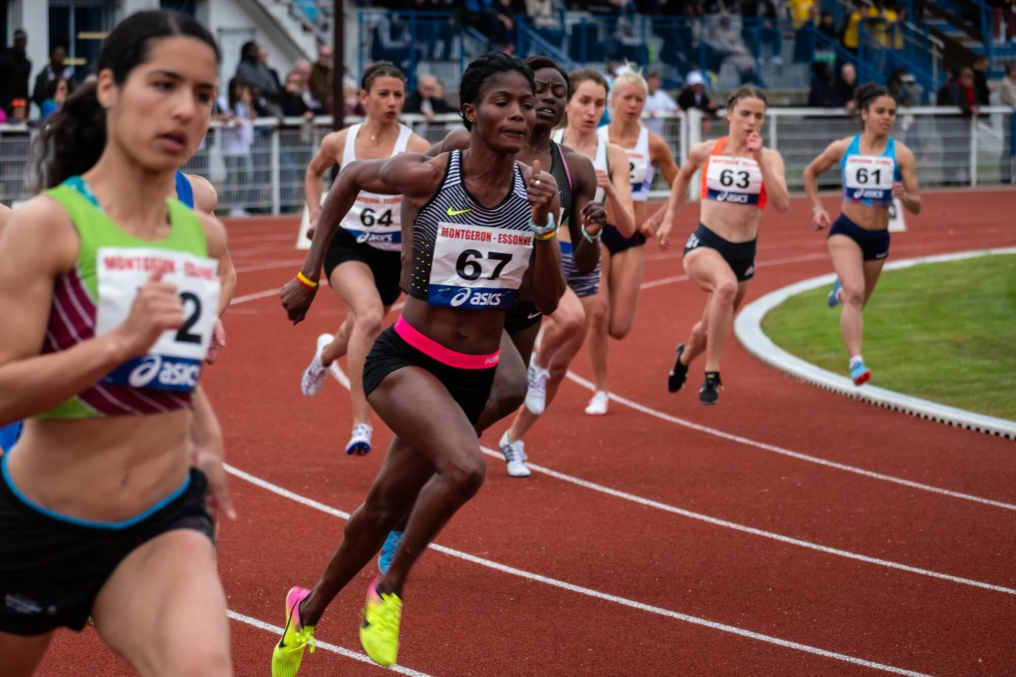 Athletes competitions. Стайерский бег дистанции. Бегуны на средние дистанции. Легкая атлетика бег на длинные дистанции. Бег на средние дистанции в легкой атлетике.