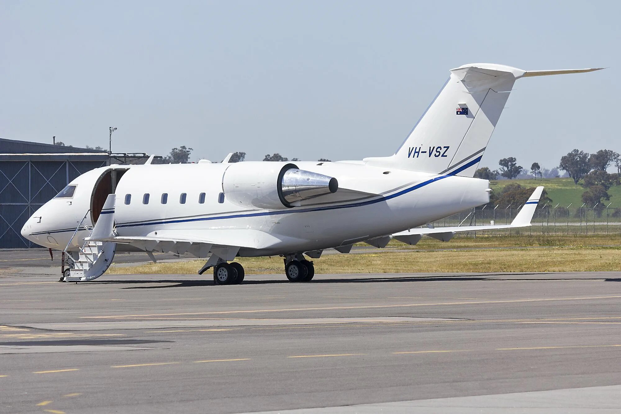 Bombardier challenger 600 самолет. эмбраер бизнес джет. челленджер 685. Embraer legacy 600 cockpit. Legacy 600 jet.