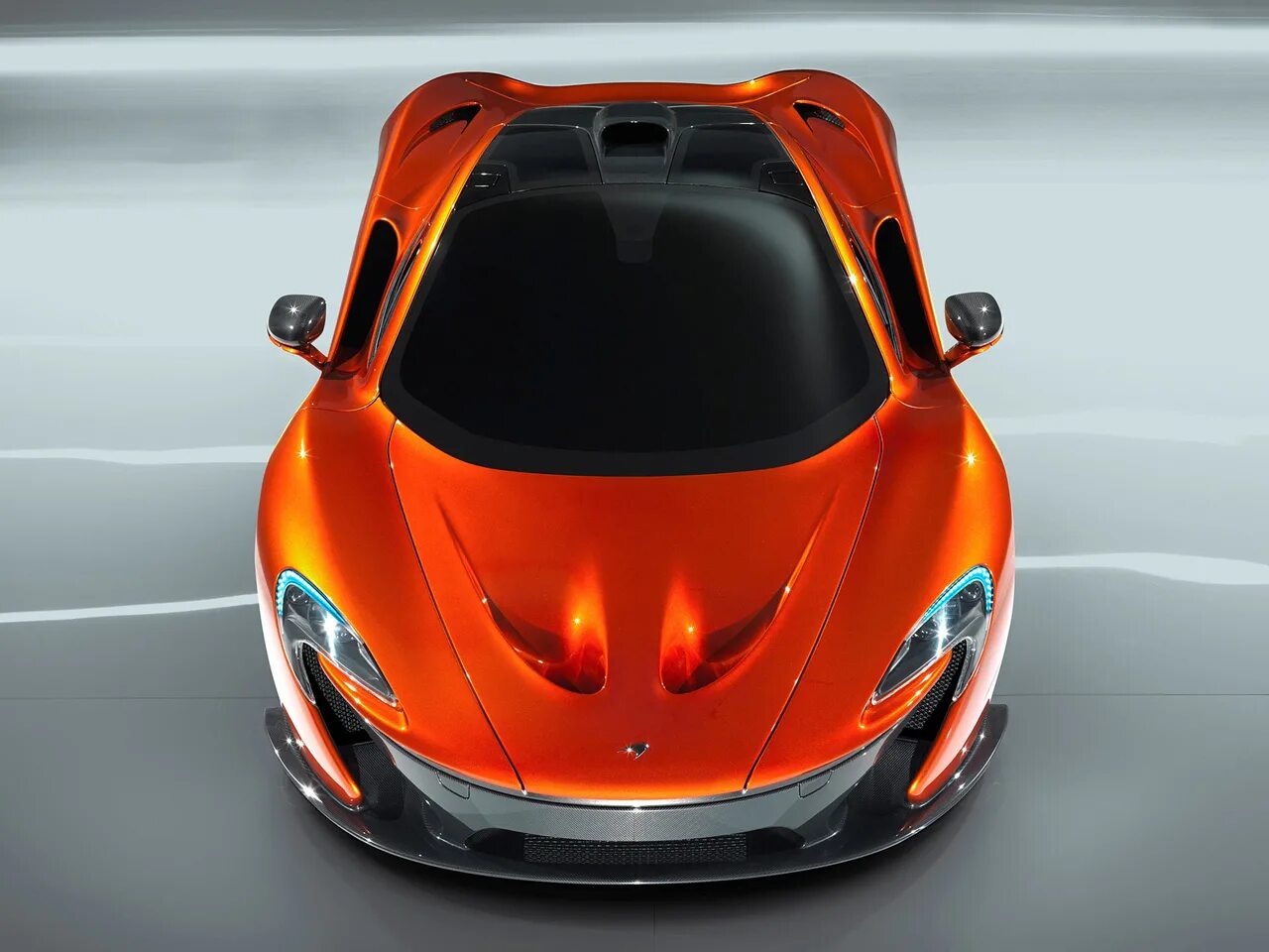 Машина mclaren. MCLAREN p1 оранжевый. Макларен п1. Макларен р1 оранжевый. Макларен p1 2020.