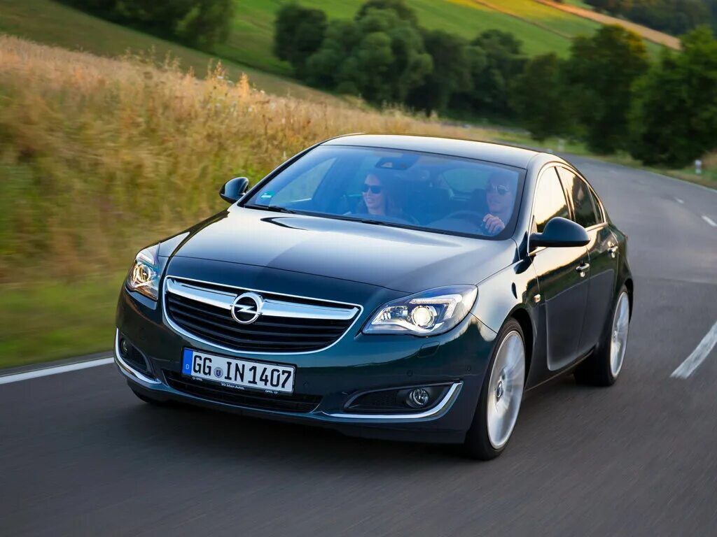 Оцинкованные опеля. Opel Insignia 2. Опель Инсигния 2016 седан. Opel Insignia 2013. Опель Инсигния турбо.