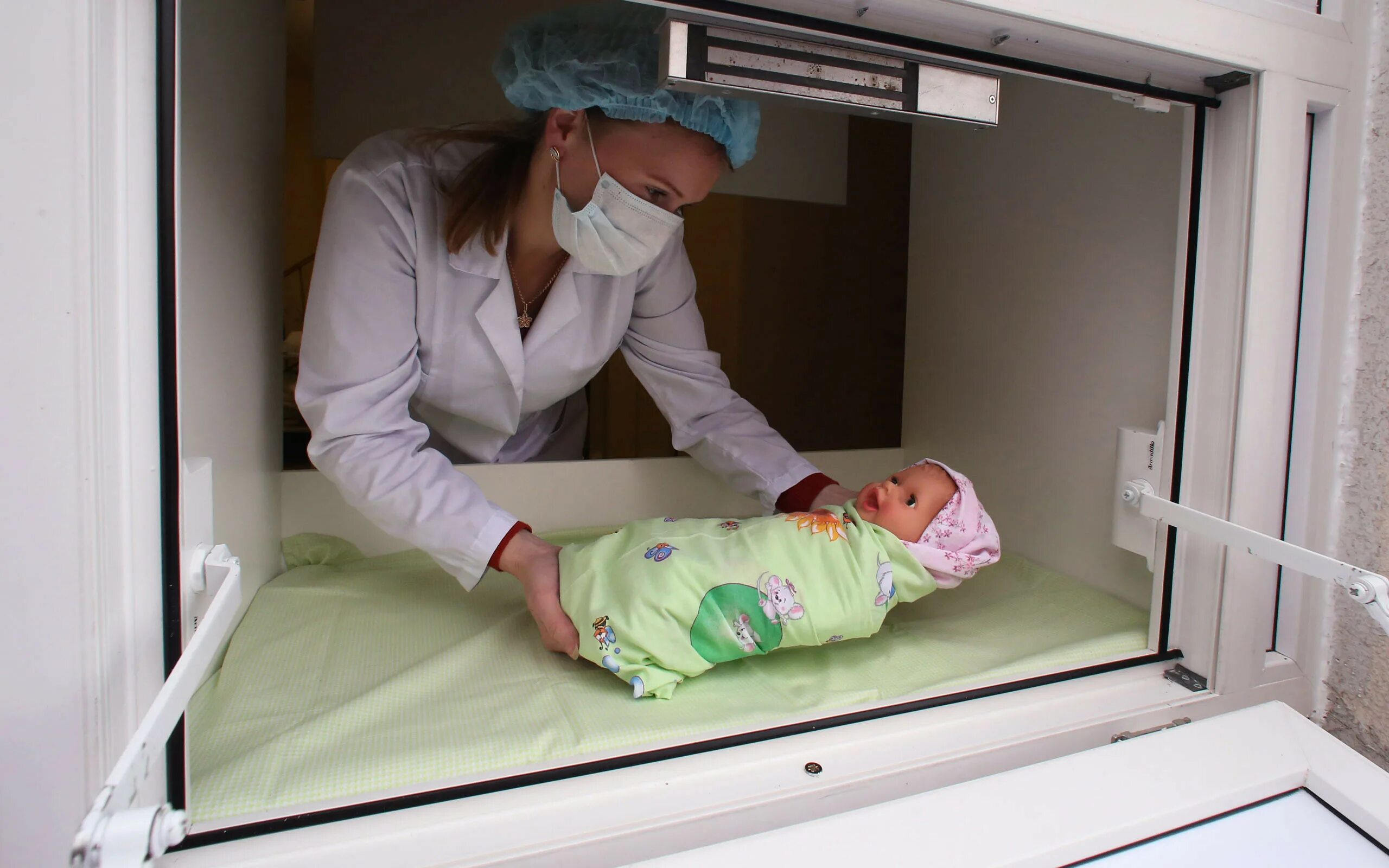 Бэби бокс краснодар. Бэби бокс для детей. Бэйби бокс в россии. Бокс буба. Бэби бокс.