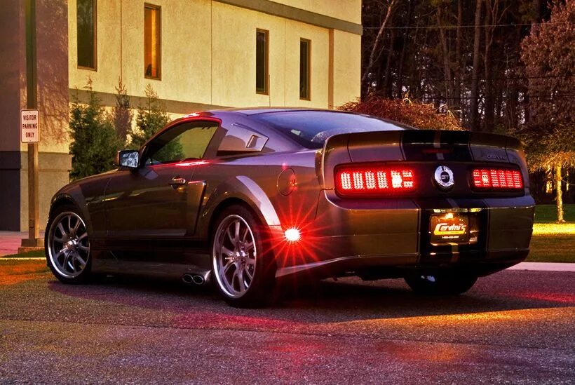 Light tune. Ford Mustang gt 2005. Ford Mustang 2005 taillights. Задние фонари Мустанг 2005.