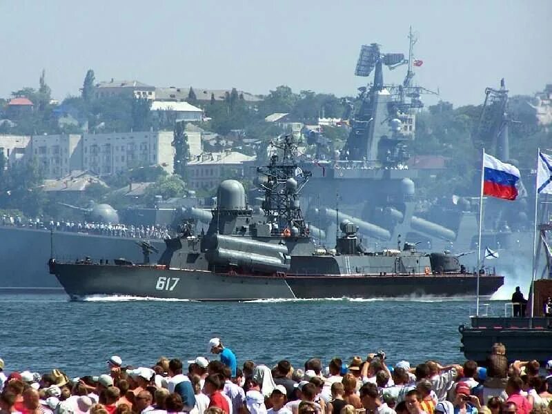 Черноморский флот ВМФ Севастополь. Парад кораблей в Севастополе. Черноморская флотилия ВМФ России. ВМФ РФ Севастополь. Черноморский флот россии украина