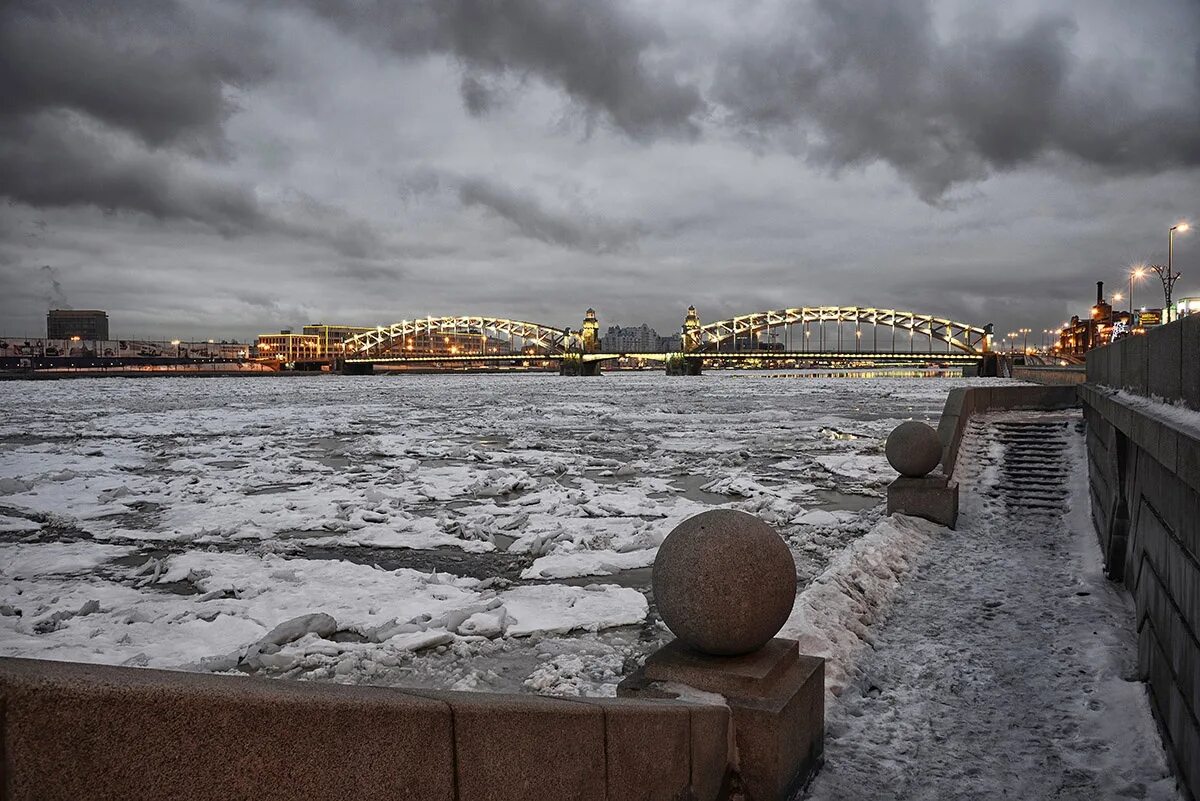 Набережная Санкт-Петербурга. Чёрная речка Санкт-Петербург зимой. Набережная Петербурга зимой. Санкт петербург пасмурно
