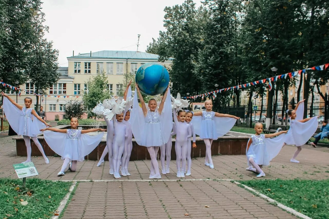 Сайт дк конина егорьевск. Нижняя тура парк у ДК. Парк ДК конина Егорьевск. Сквер ДК Кольчугино.