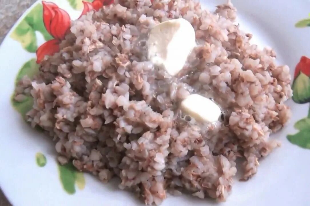 Рисовая каша размазня. Гречневая каша размазня. каша размазня из гречки с молоком. каша размазня из гречки. каша гречневая вязкая.
