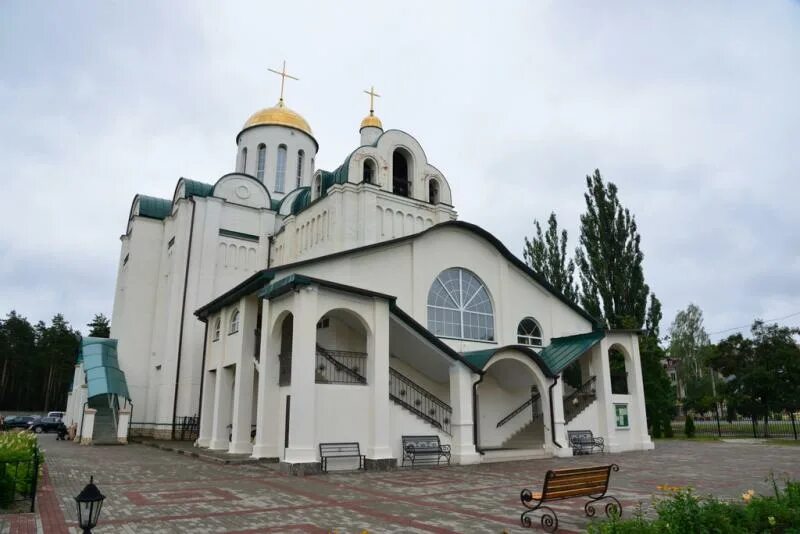 церковь брянск фокинский район вознесения господня. вознесенская церковь г. церковь брянск вознесения господня фокинский. брянск. храм архангела михаила брянск.