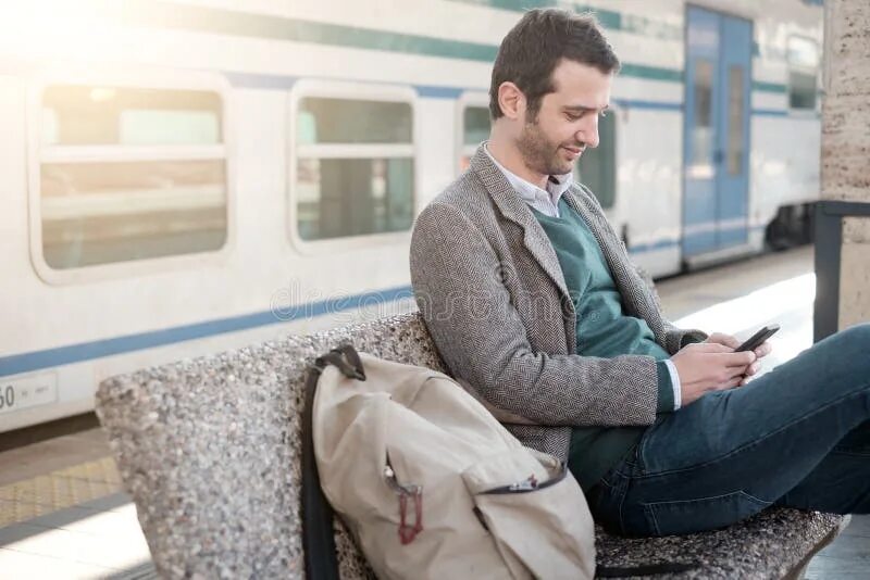 Man wait. Man waiting. Жду звонка. Man wait. Человек ждет.