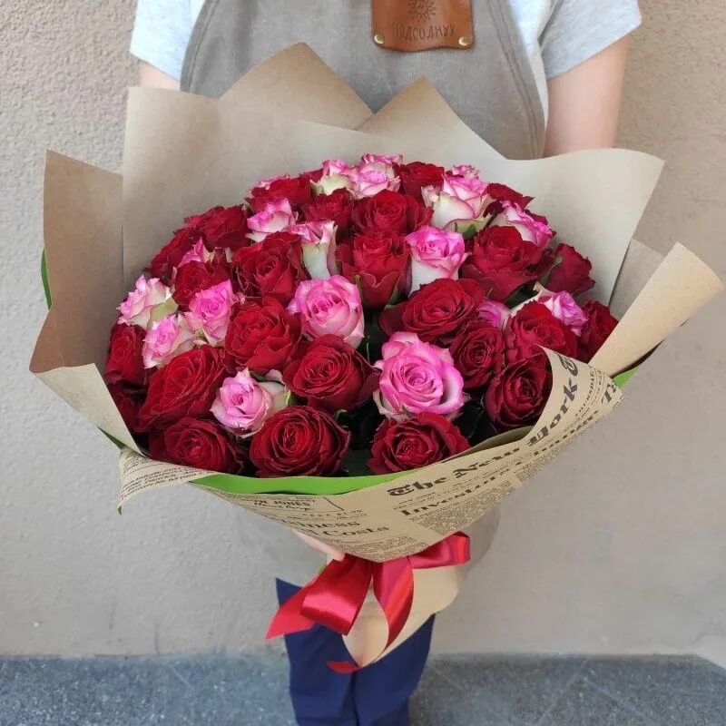 Красная роза кения 40 см. 25 роз 40 см кения красные. 35 красных роз. 40 rose. 51 красная роза фото.