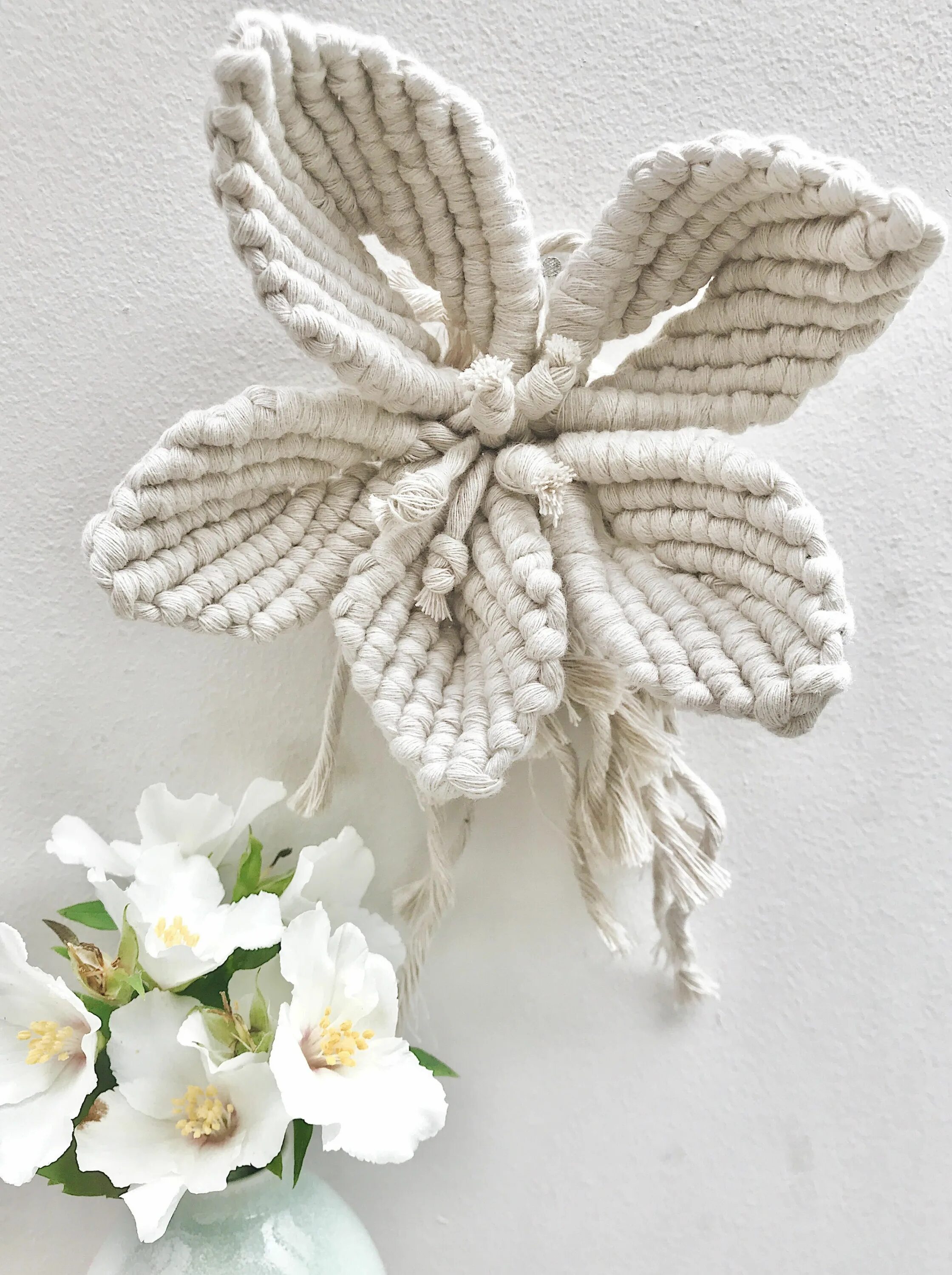 Цветы в технике макраме. Цветы макраме. Цветы из макраме. Макраме цветы мастер класс. МК макраме цветок.