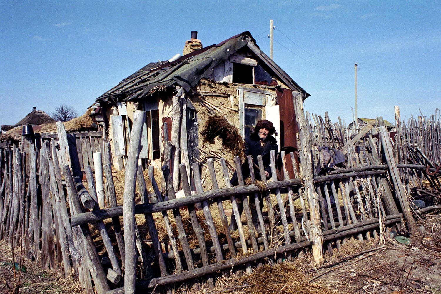 Село гудя. Бедная деревня. Нищета в деревне. Нищая Российская деревня. Нищие русские деревни.