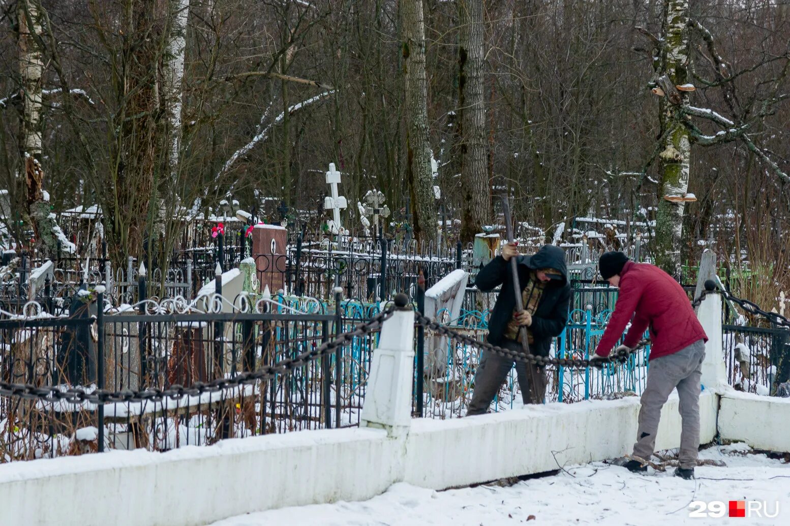 Няндома кладбище. Могилы погибших в хромой лошади.