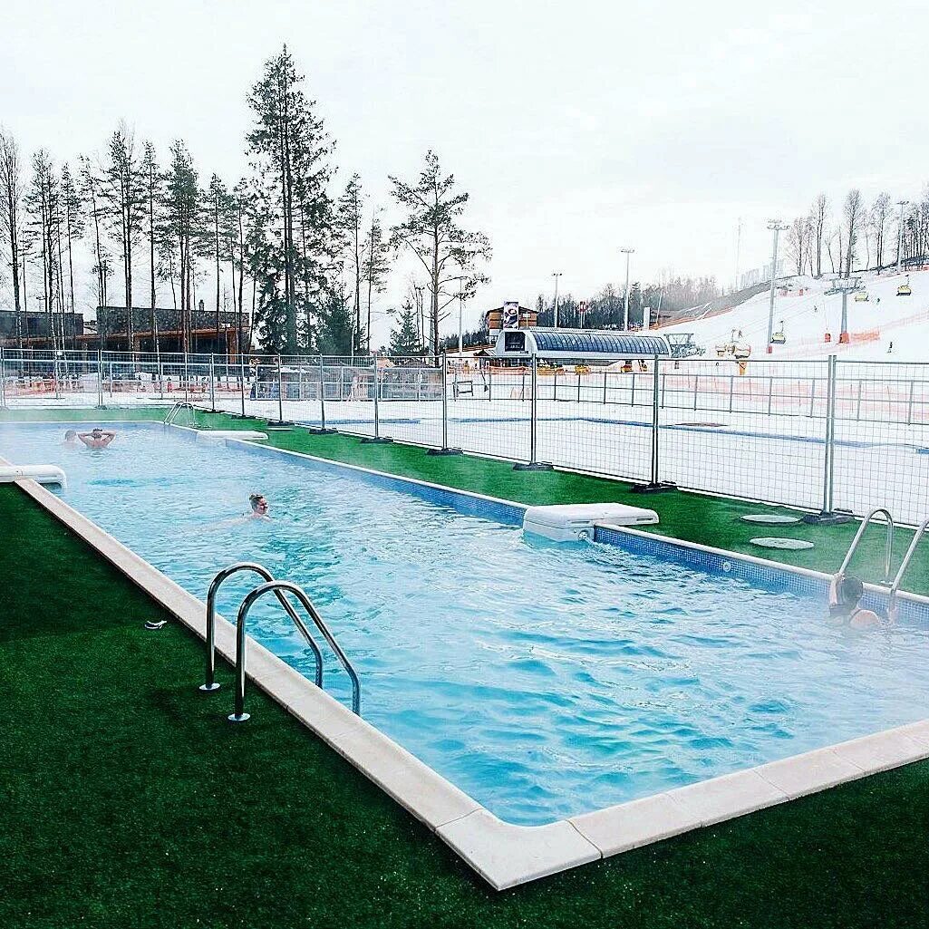 Открытый бассейн в охта парке в спб. Охта-парк санкт-петербург бассейн. Охта бассейн. Охта бассейн. Охта парк открытый бассейн.