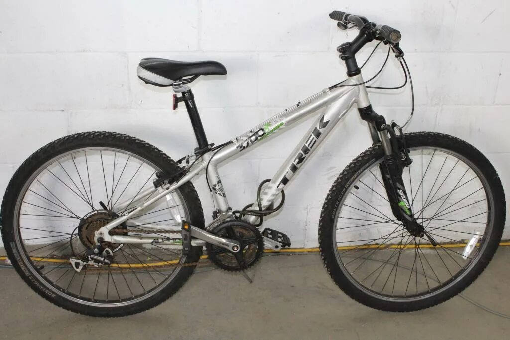 Trek 3700 Mountain Bike. Трек 3700 Альфа велосипед. Trek 3700 3 Series Alpha. Trek 3700 Disc. Series 3 обзор