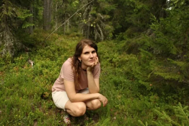 Жена лесника одежда. Жена лесника. Жена лесничего. Лесник вера. Девушка на лесоповале.