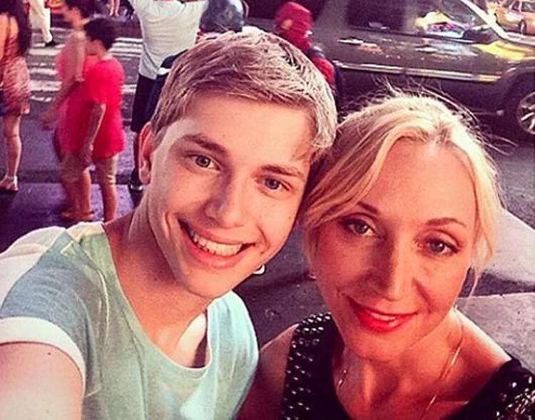 дени байсаров с отцом. где живет дени байсаров. где живет дени байсаров. сын орбакайте дени байсаров. сын орбакайте дени байсаров 2022.