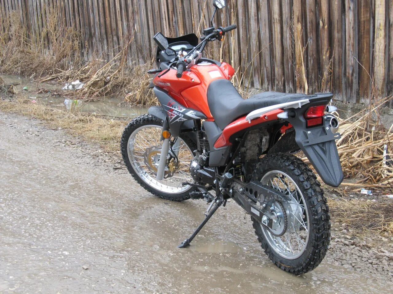 Мотоцикл кросс эндуро ктм. Эндуро 150 тысяч. Мотоцикл yamaha serow 250. Мотоцикл эндуро 200 рейсер рейнджер. Полноразмерный эндуро до 220 тысяч.
