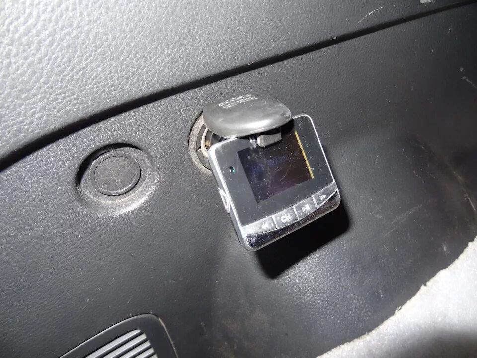 Прикуриватель митсубиси аутлендер. Прикуриватель аутлендер. usb розетка в митсубиси аутлендер 3. розетки 12 вт в мицубиси аутлендер iii.