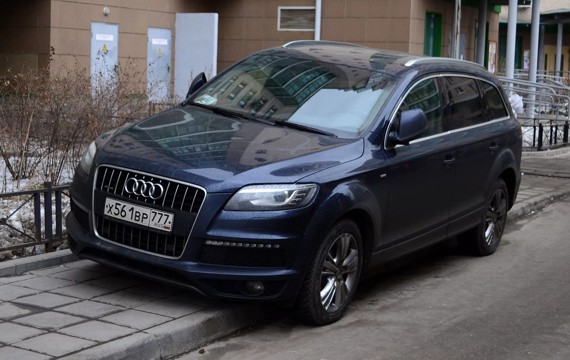 Куплю ку 7 в россии. Ауди q7 Россия. Audi q7 777 178. Ауди ку7 007 178. Ауди q7 номера 133.