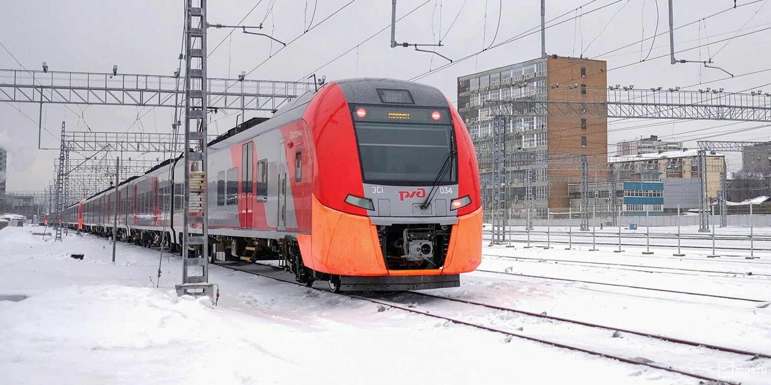 Электричка ласточка зеленоградск. Ласточка электропоезд. Поезд Ласточка Крюково. Поезд Ласточка Барнаул Новосибирск. Московско-Тверская Пригородная пассажирская компания.