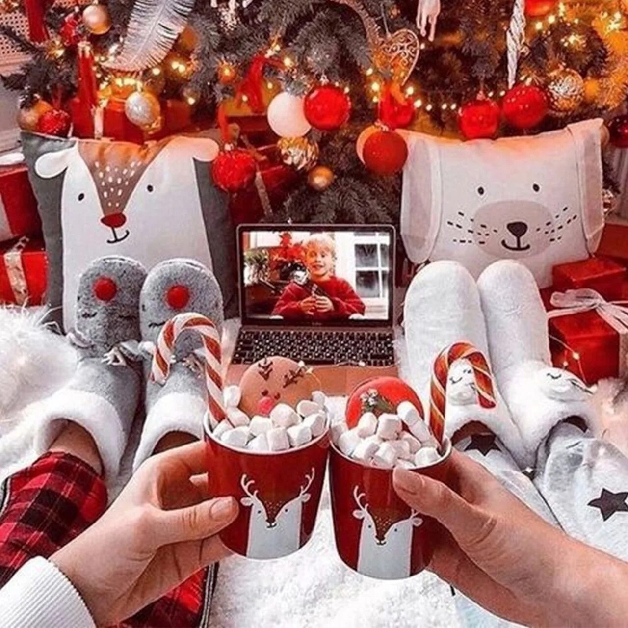 Christmas 22. Новогодняя ель в отеле. Christmas 22. Christmas 22. Рождественская 22.