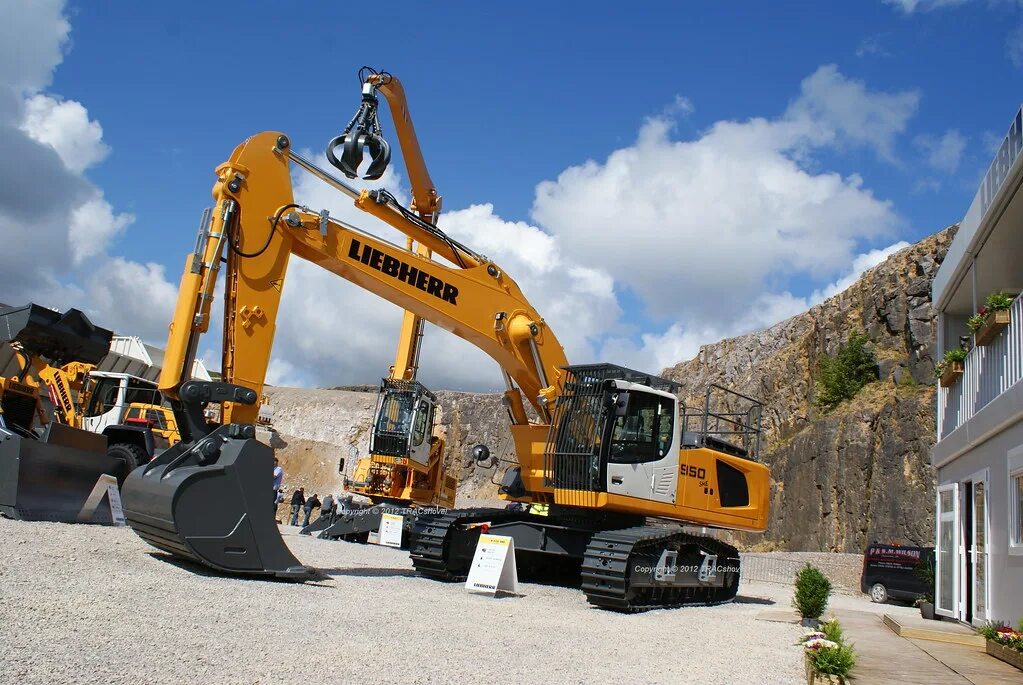 Экскаватор либхер. Liebherr r950. экскаватор liebherr r938. liebherr r944. liebherr r966.