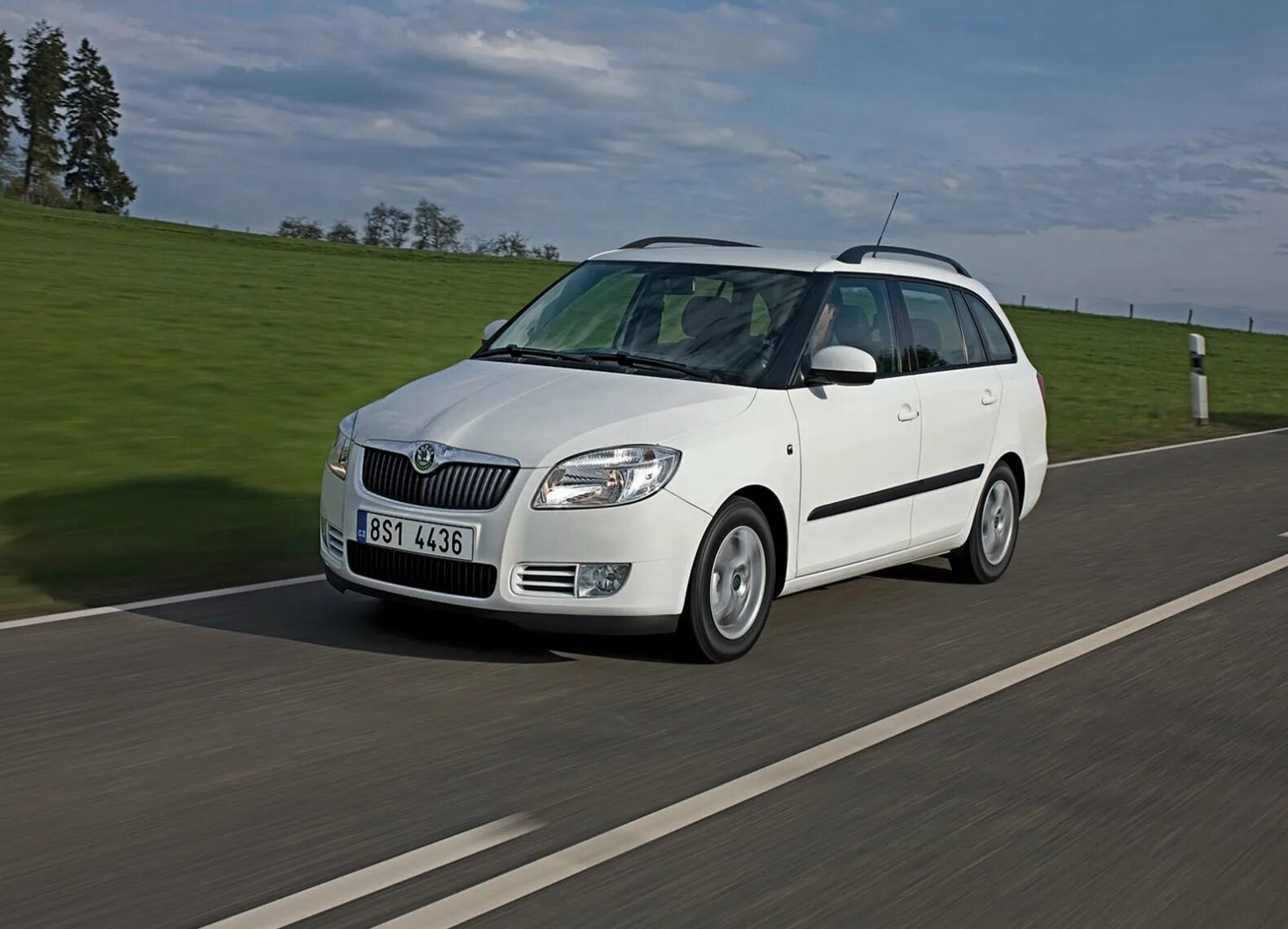 Фабия комби. Skoda Fabia Combi. Шкода Фабия Комби 2008. Skoda Fabia Combi 2008. Skoda Fabia 2 2008 универсал.