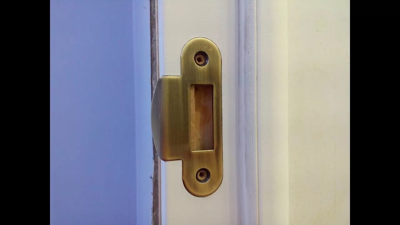 Как установить ответную планку