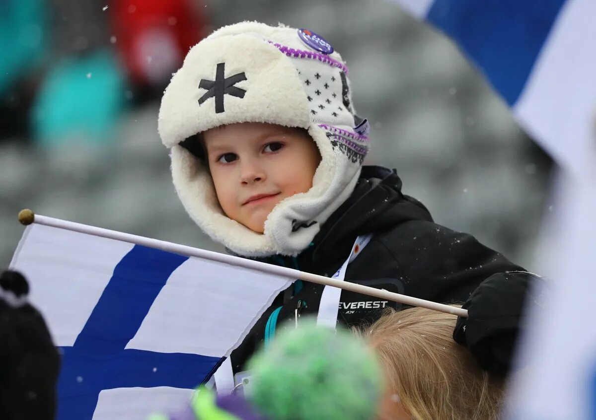 Безопасность финляндии. Финские дети. Финляндия люди. Дошкольники в Финляндии. Жители Финляндии.