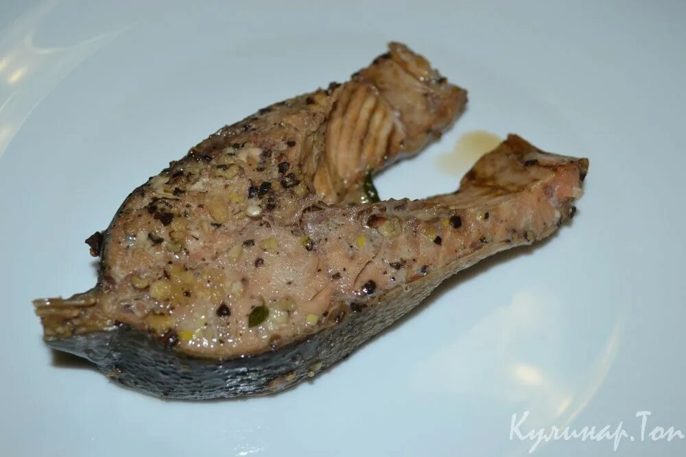 стейк с соусом терияки. семга нарезанная. салмон фиш рыба. кета в соевом соусе. стейк кеты в духовке.