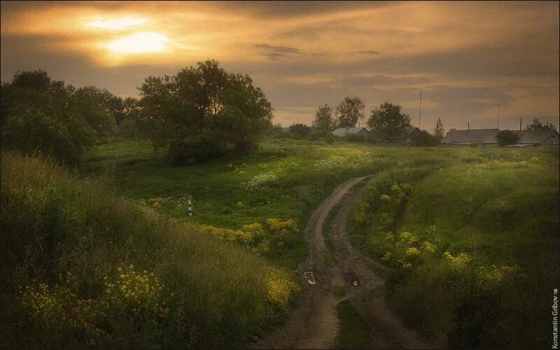 Вечер в деревне. Вечер в деревне. Деревенские вечера текст. Лето в деревне. Сумерки в деревне.