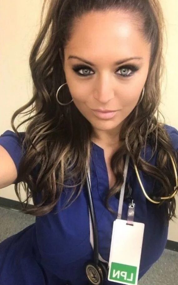 Bored girlfriend. Bored girlfriend. Break up with your girlfriend, i'm bored ariana grande. Девушки скучают на работе. How to raise a boring girlfriend.