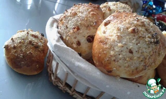 Советская булочка с изюмом. Булочка калорийная с изюмом. Булочки с изюмом. Булочка калорийная с изюмом. Советская булочка с изюмом.