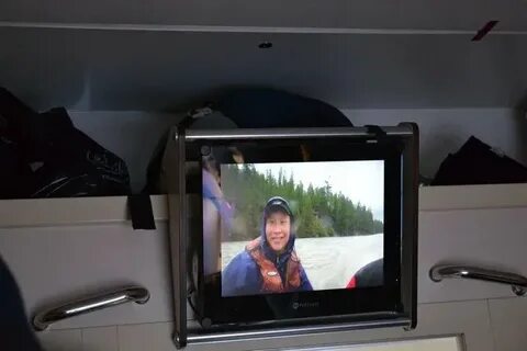 Телевизор в купе поезда