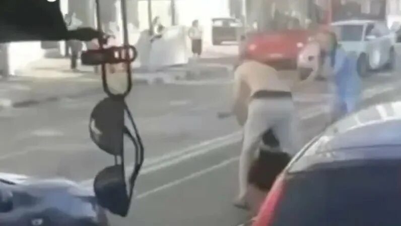 В казани таксист облапал уснувшую девушку. В казани таксист облапал уснувшую девушку