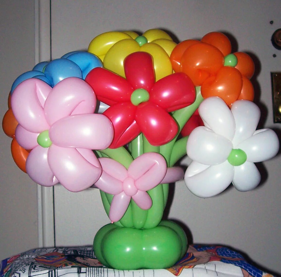 Моделирование из шаров. Цветы из воздушных шаров. Моделирование из шариков. Цветы из шаров для моделирования. Моделирование из воздушных шариков.