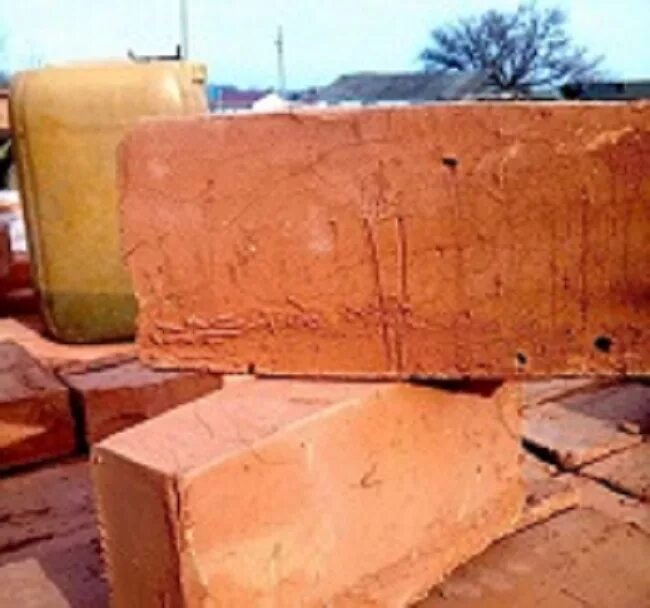 Кирпич керамический м 125. Евпраксинский кирпич. Кирпич астрахань. Красный кирпич. Кирпич красный бу.