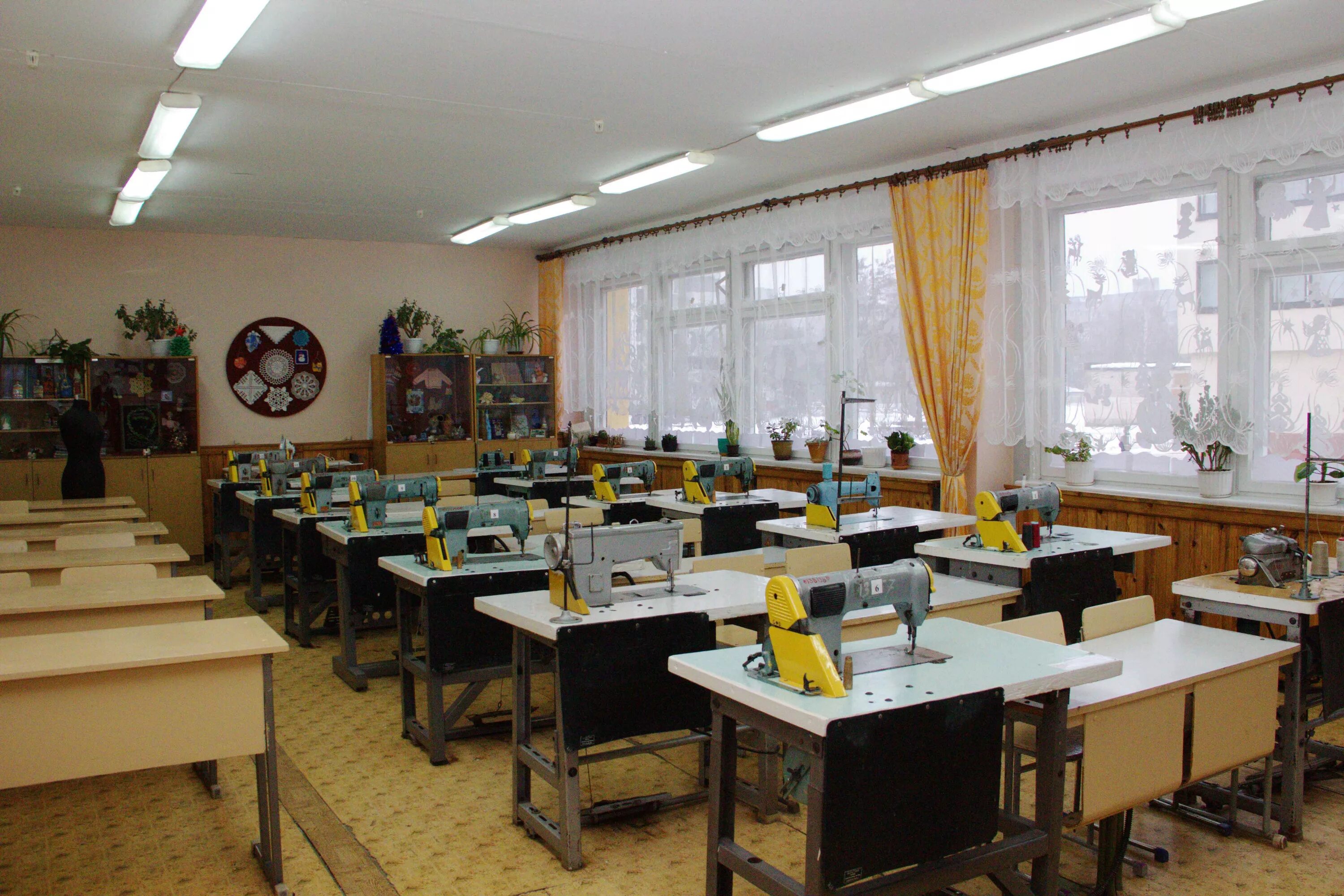 Вытяжка для кабинета технологии