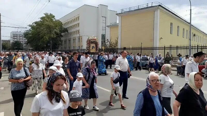 Праздник иконы табынской божьей матери в 2022. Крестный ход в оренбурге. Табынская икона божией матери оренбург. Икона табынской божьей матери оренбург. Икона табынской божьей матери оренбург.