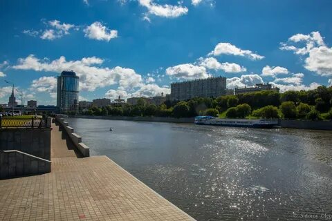 Улица москва река