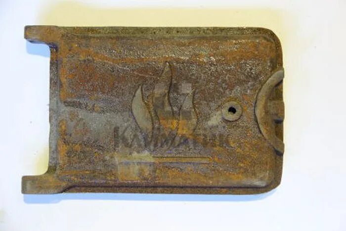 Щиток дверки шуровки котла кчм 5. Кчм дверцы. Щиток дверки шуровки котла кчм-5/5-к. Кчм дверцы. Щиток дверцы шуровки кчм-5-к "комби".