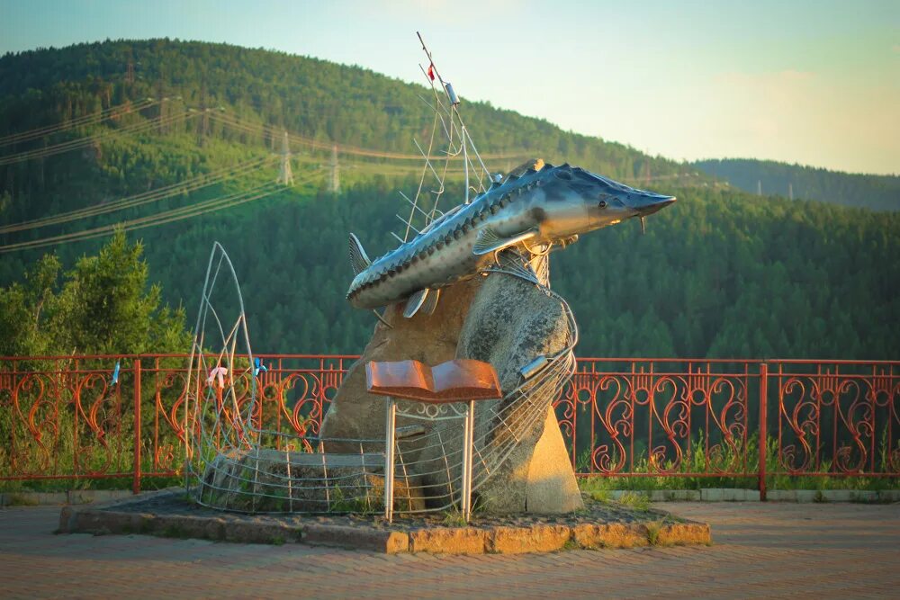 Царь рыба красноярский край. Памятник рыбе в красноярске. Дивногорск красноярский край царь рыба. Смотровая площадка дивногорск царь рыба. Царь-рыба красноярск смотровая площадка в красноярске.